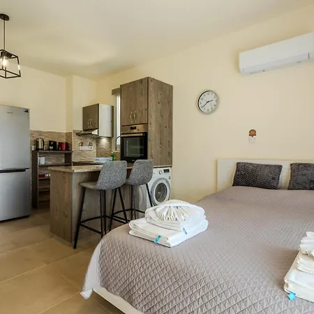 Danaos Seaside 102 With Pool In Tourist Area Paphos