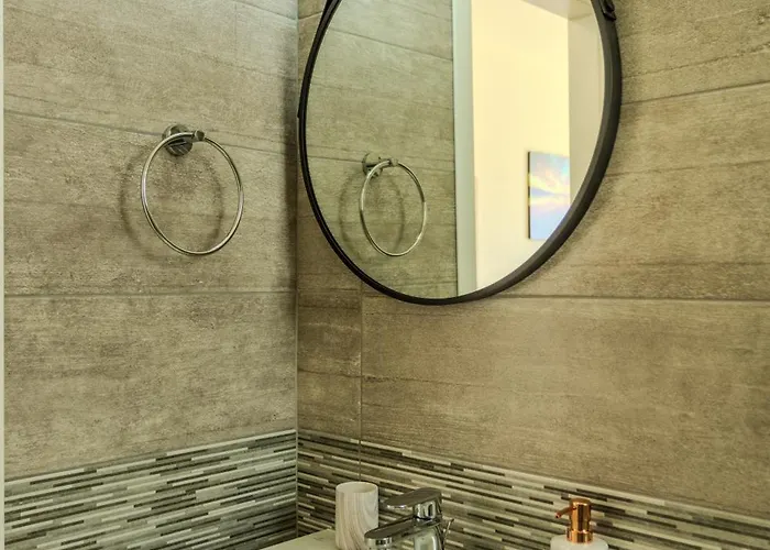 Danaos Seaside 102 With Pool In Tourist Area Lejlighed Paphos