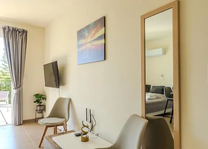 Danaos Seaside 102 With Pool In Tourist Area * Paphos